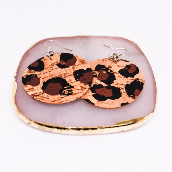 #006 large leopard leather earrings - Picture 1 of 2